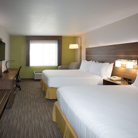 Holiday Inn Express Hotel & Suites Hesperia, An Ihg Hotel Exterior photo