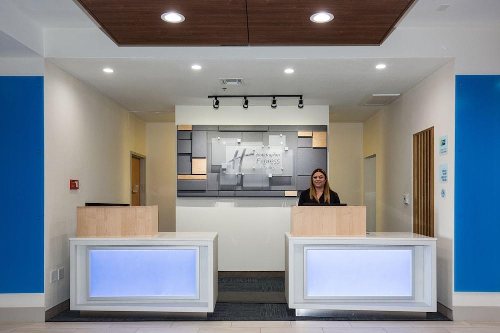 Holiday Inn Express Hotel & Suites Hesperia, An Ihg Hotel Exterior photo