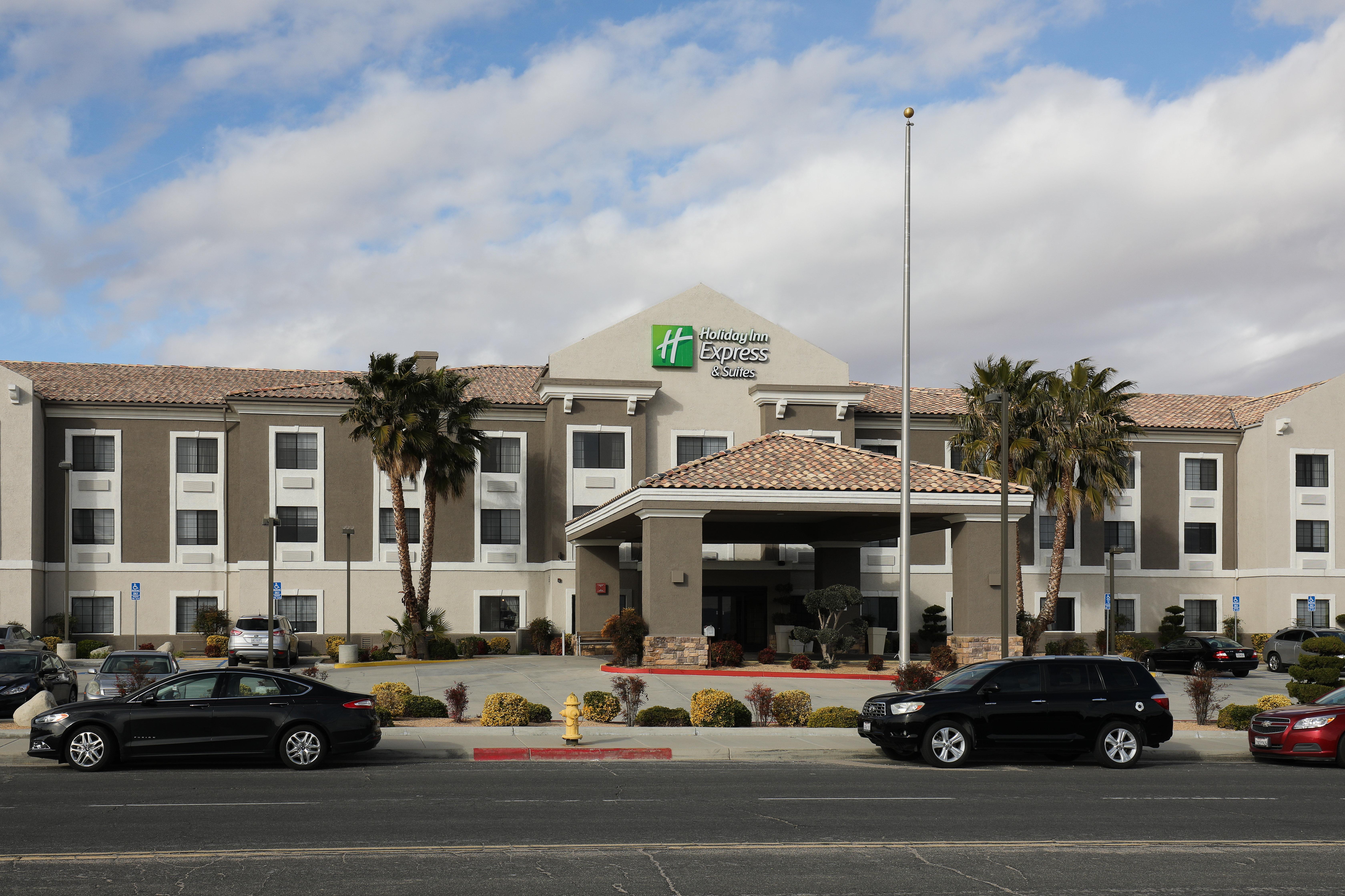 Holiday Inn Express Hotel & Suites Hesperia, An Ihg Hotel Exterior photo