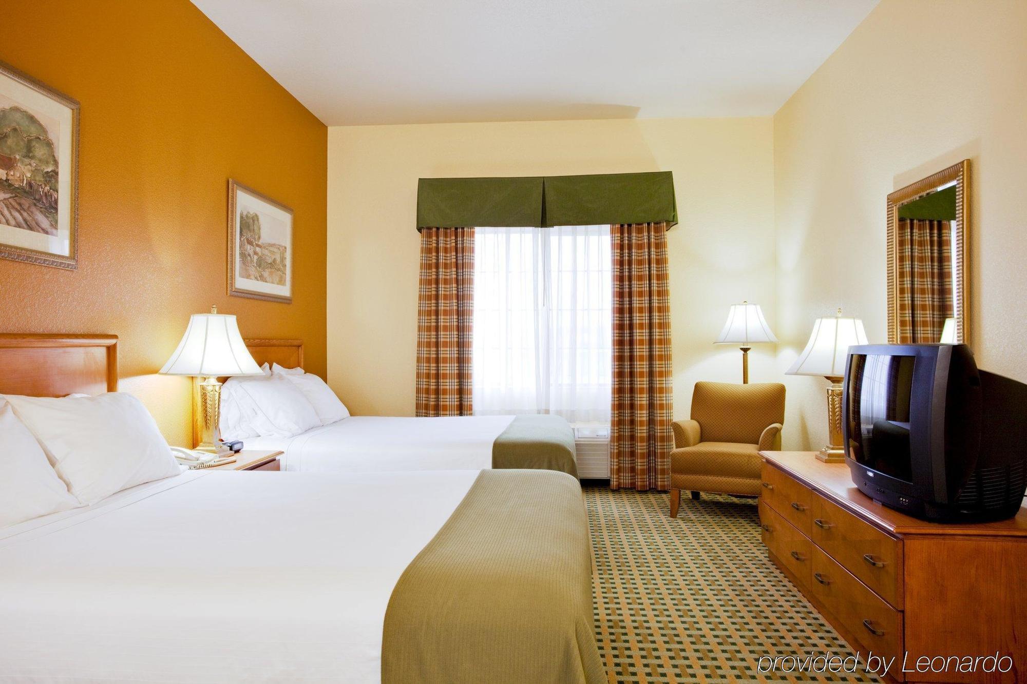 Holiday Inn Express Hotel & Suites Hesperia, An Ihg Hotel Room photo