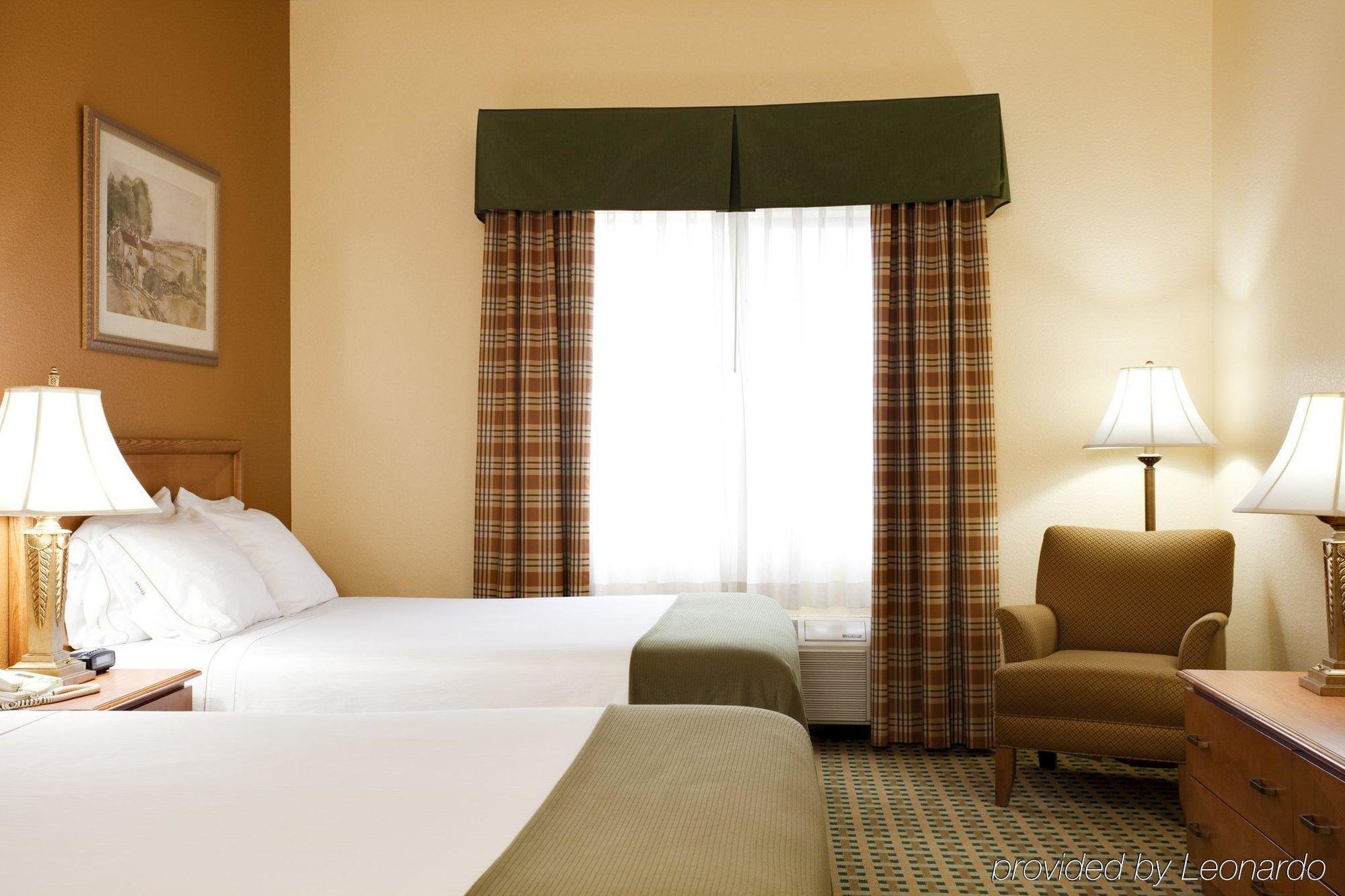 Holiday Inn Express Hotel & Suites Hesperia, An Ihg Hotel Exterior photo