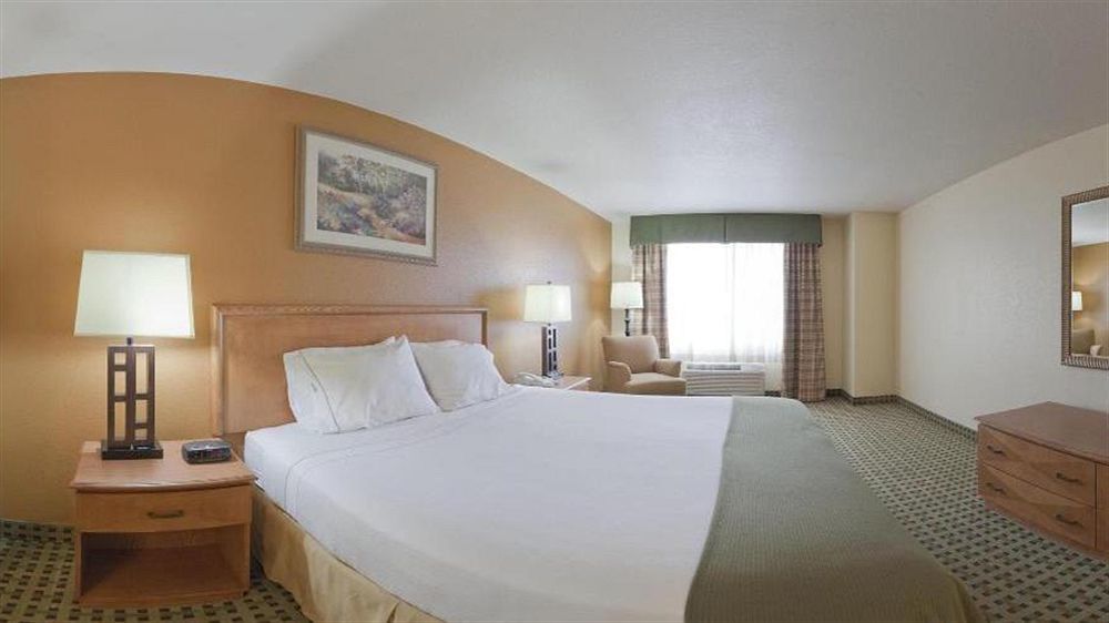 Holiday Inn Express Hotel & Suites Hesperia, An Ihg Hotel Exterior photo