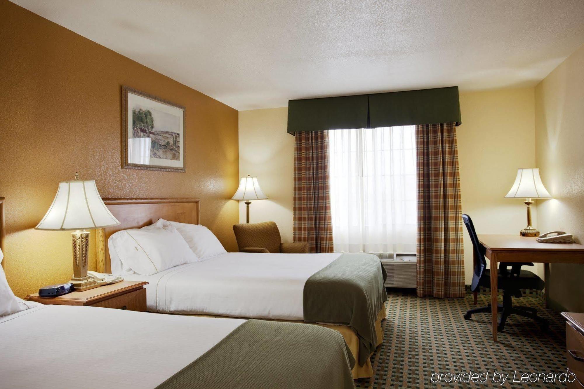 Holiday Inn Express Hotel & Suites Hesperia, An Ihg Hotel Exterior photo